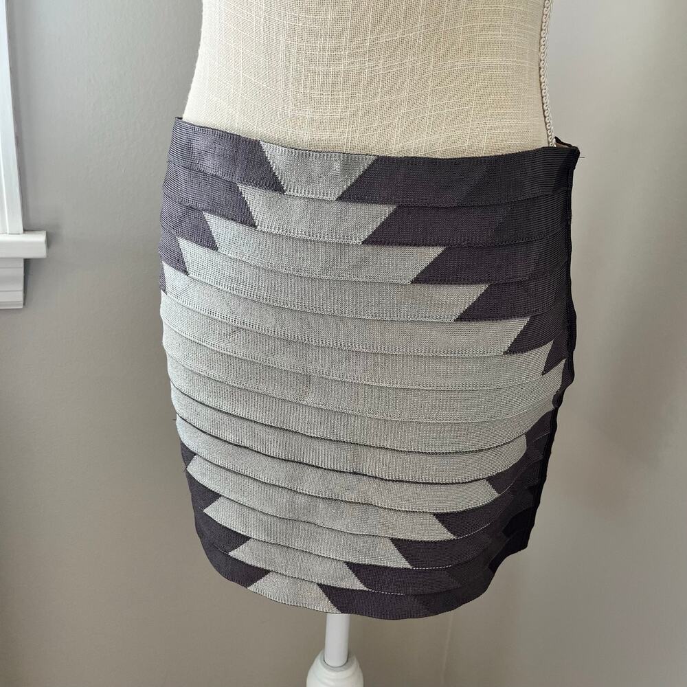 NEW Haute Hippie Gray Aztec Print Micro Mini Skirt Size Medium - Picture 5 of 10
